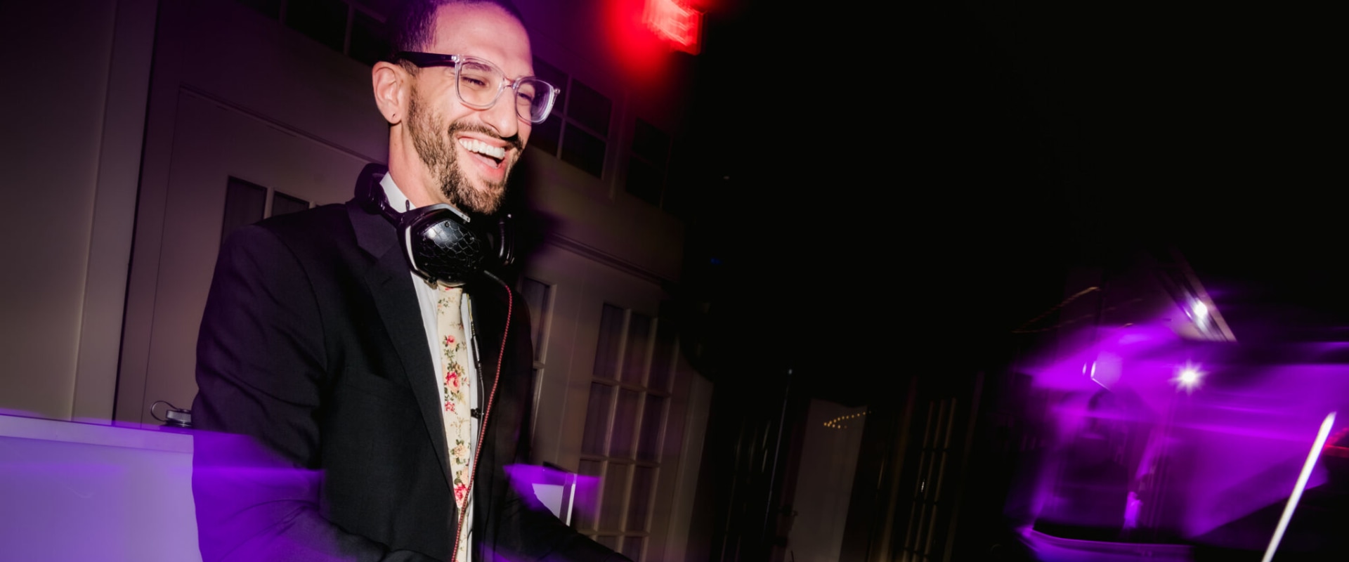 Reading Wedding DJ/Band Reviews: How to Choose the Perfect Supplier